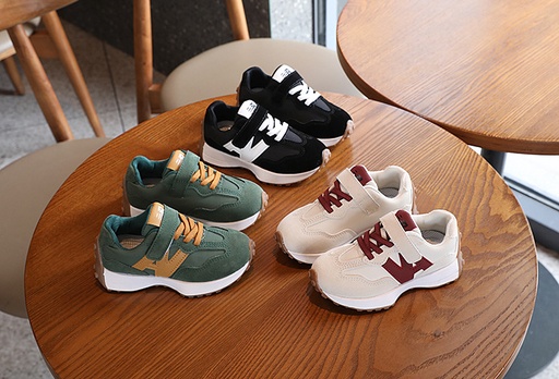 Kids AV Sneakers