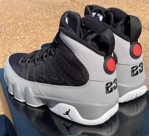 J9, Edition